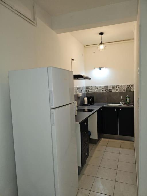1-Centre-Ville Studio 25M2 Box A Bagages Gratuits Carcassonne Exterior foto